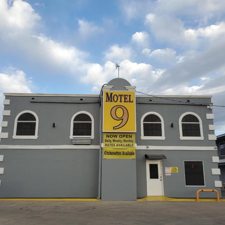 Motel 9 Laredo Exterior foto